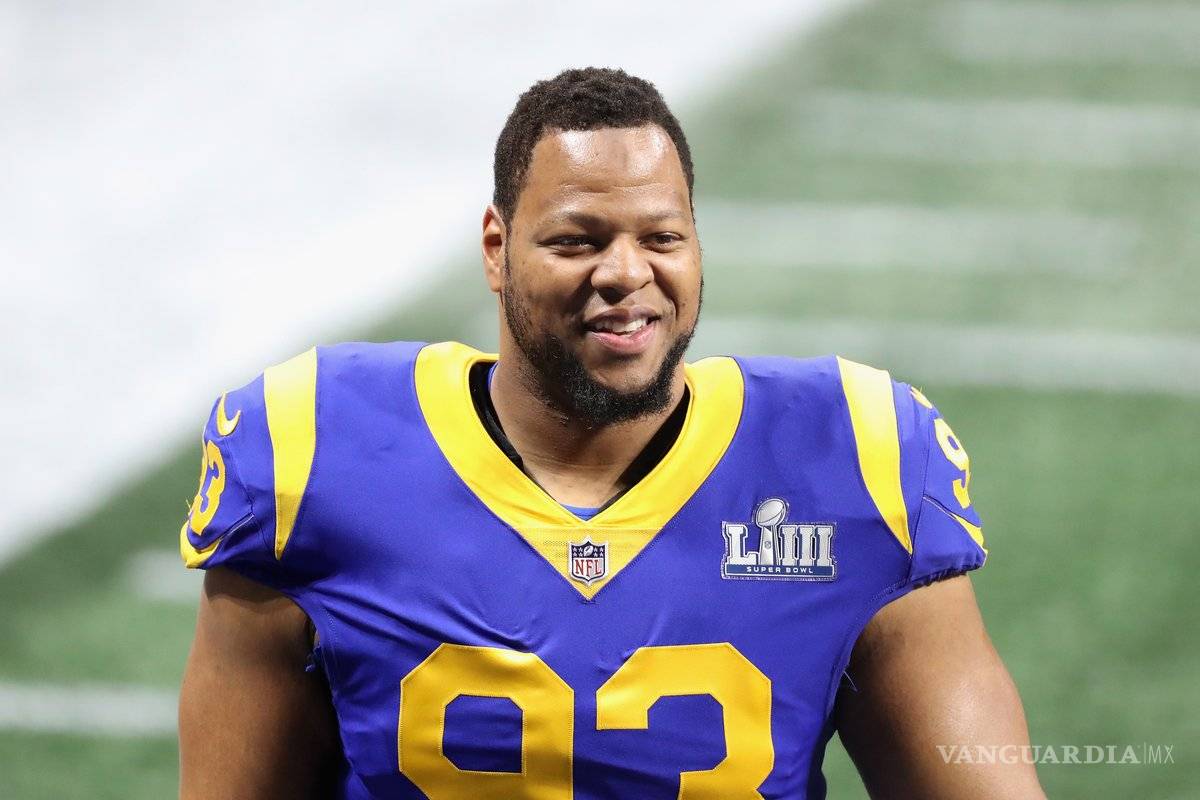 Ndamukong Suh firma con los Buccaneers de Tampa Bay