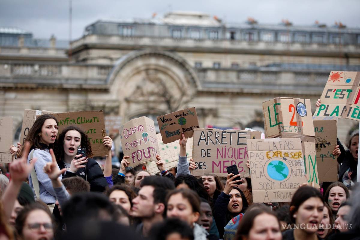Jóvenes marchan en todo mundo para exigir políticas contra cambio climático