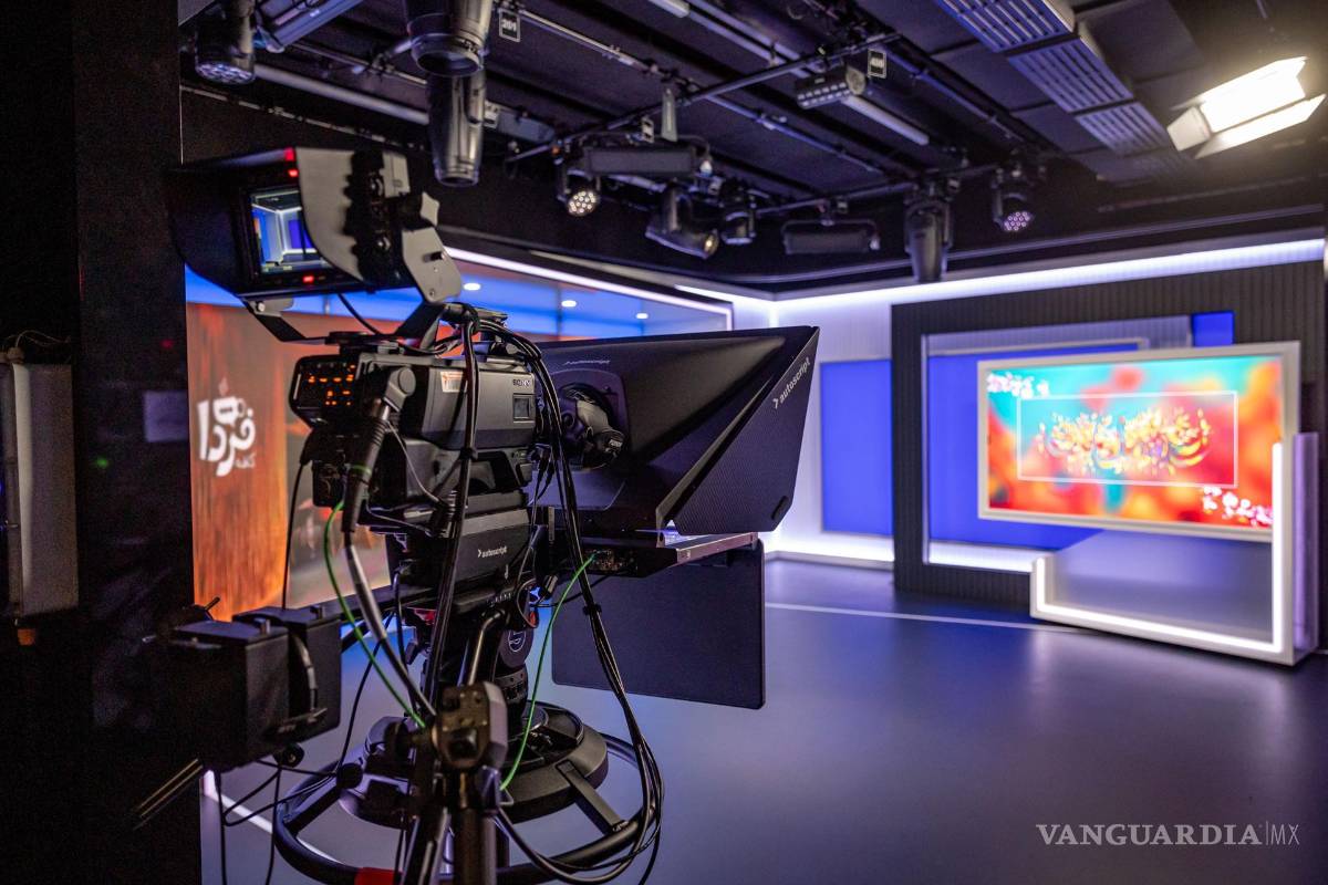 $!Vista de un estudio de Radio Free Europe/Radio Liberty en su sede en Praga, República Checa.