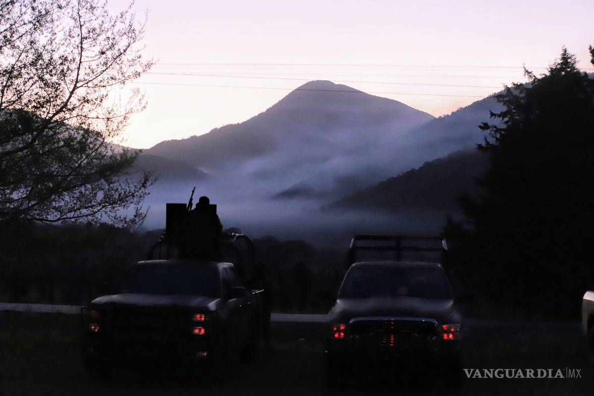 $!El control del incendio en El Tunal alcanza un 30 por ciento, pero el trabajo sigue siendo arduo en la sierra de Arteaga.