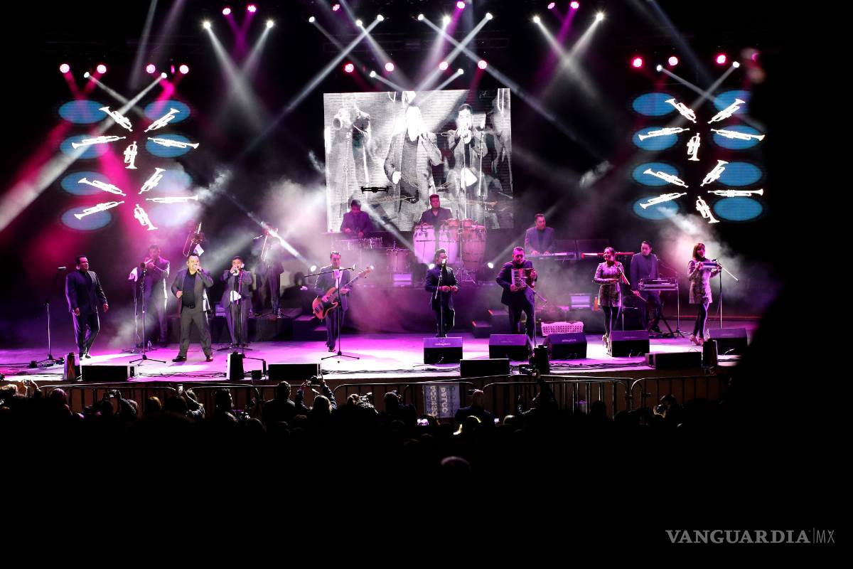 Los Ángeles Azules deleitan a saltillenses: ¡Los dejan bailando hasta el amanecer!