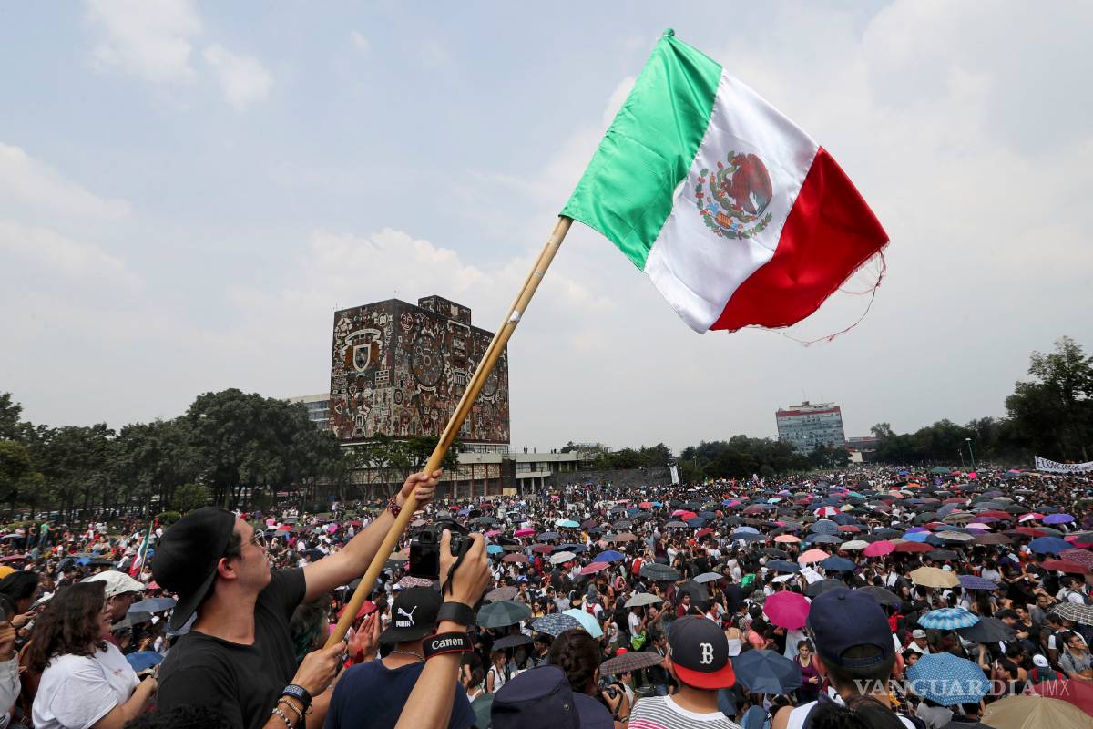 Marchan más de 30 mil estudiantes de la UNAM