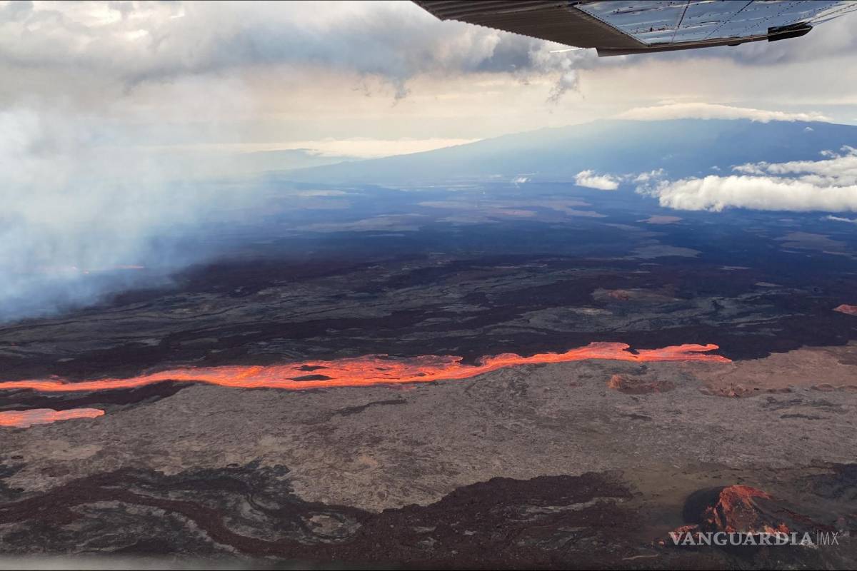 Volcán de Mauna Loa, el más activo del mundo, entra en erupción en Hawai