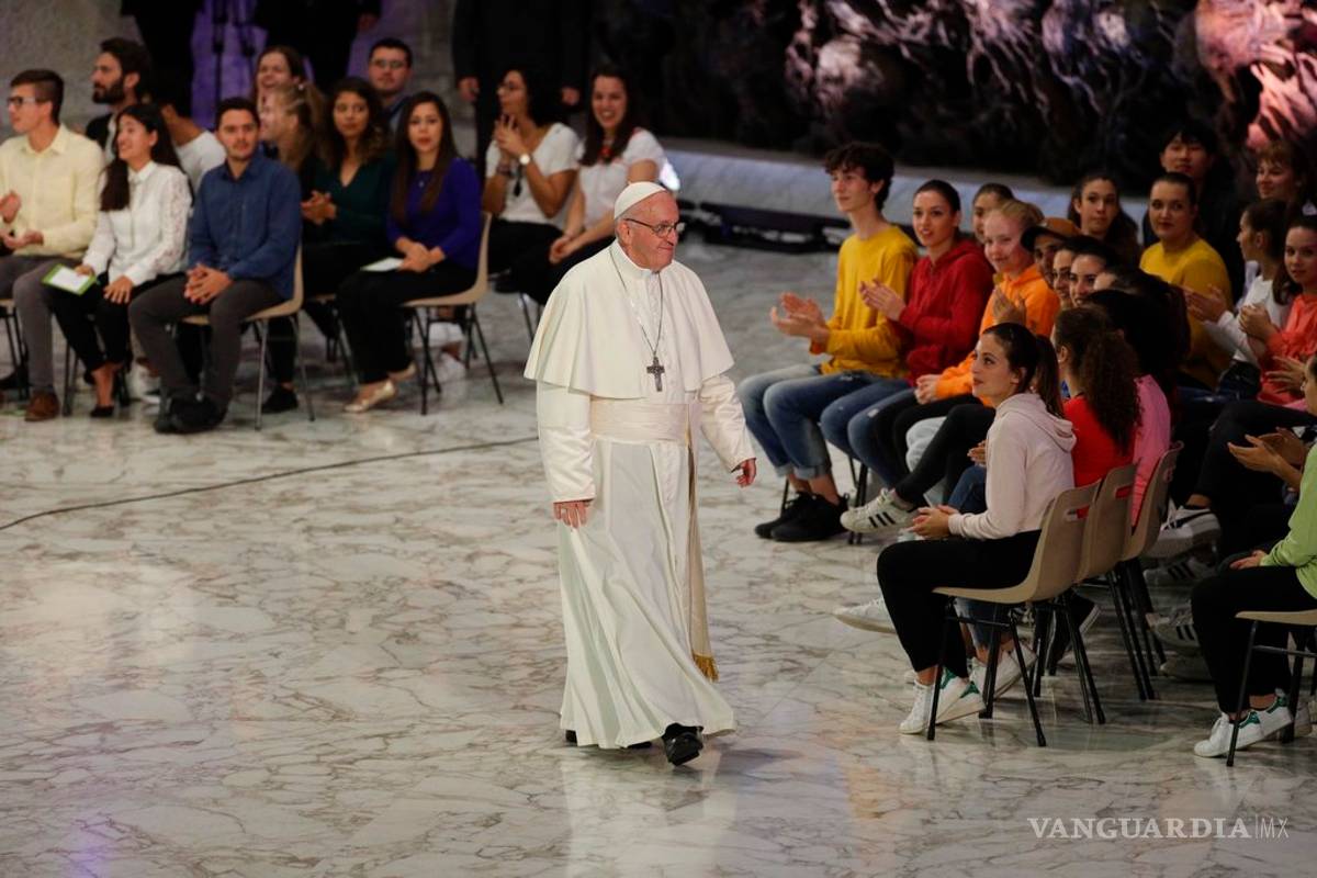 Vaticano defiende al papa ante acusaciones de Vigano