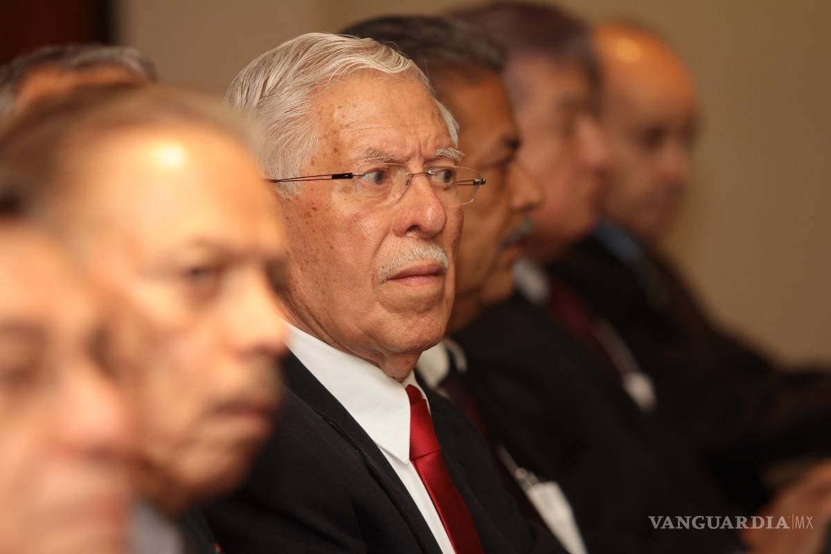 $!Ex Gobernador de Coahuila presenta el libro “Historias Dispares. Estados Unidos: México y América”