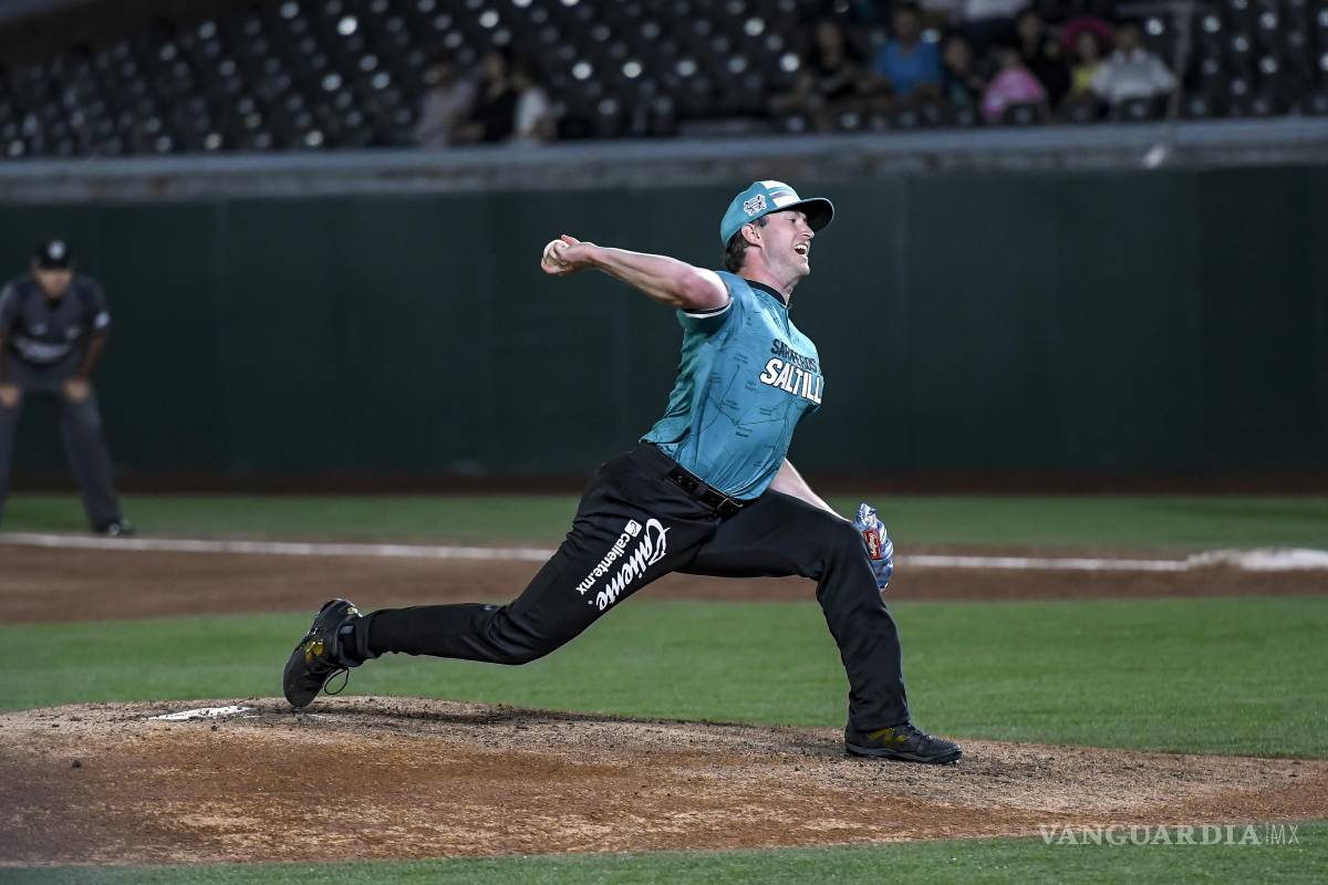 $!Erich Uelmen fue el encargado de abrir el juego por Saraperos en el Madero.