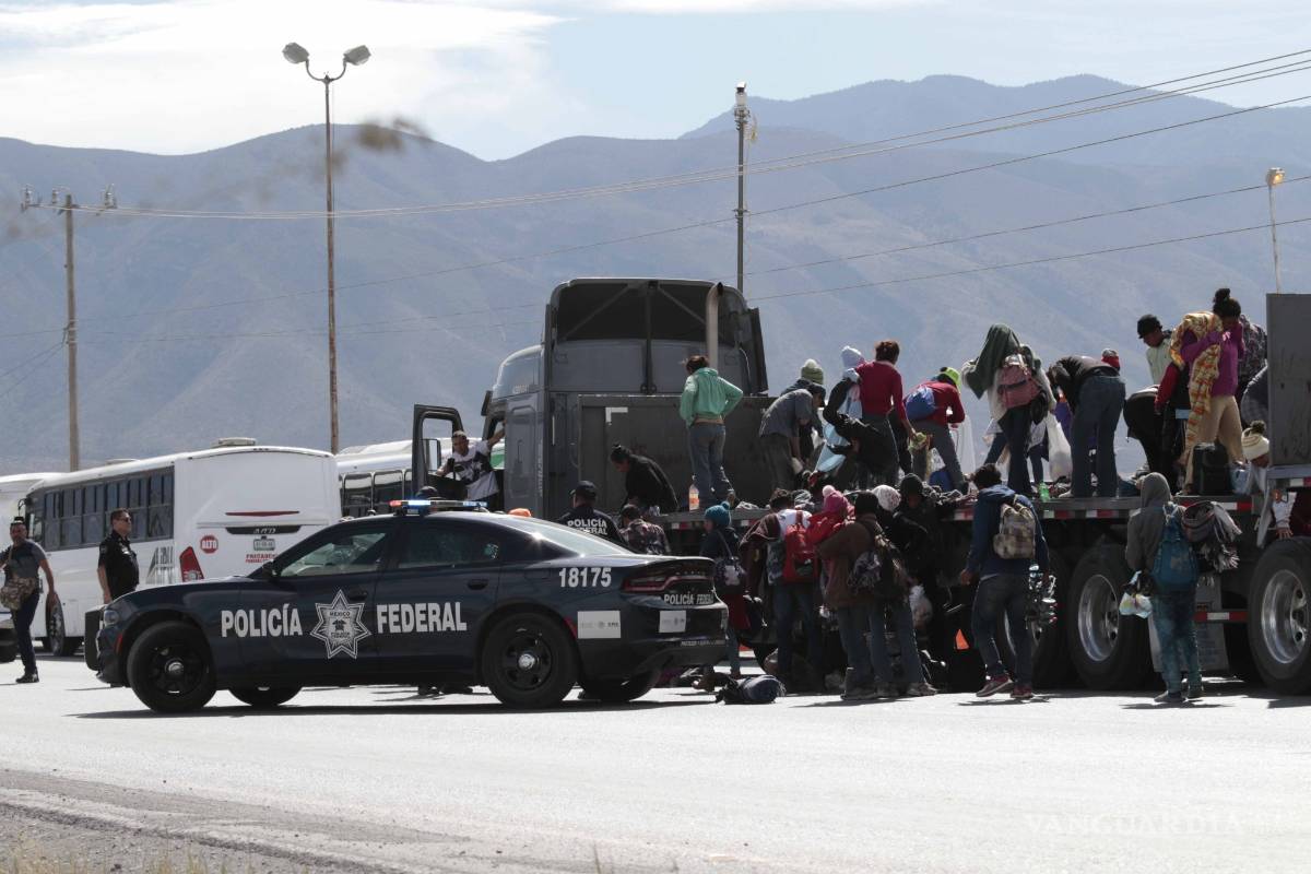 En busca de oportunidades, pasan por Saltillo más de mil 300 migrantes