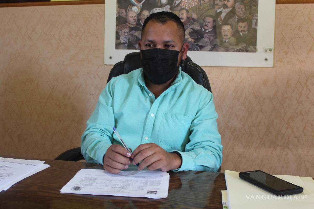 $!Agustín Rivera, secretario del Ayuntamiento, niega que la nómina haya aumentado y que existan ‘aviadores’.