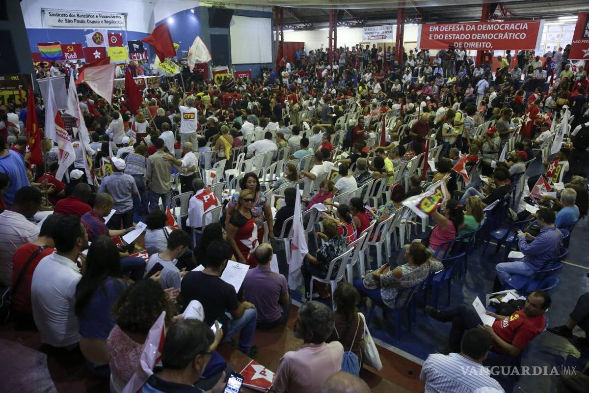 Se marchita el mito de Lula y resucita el político