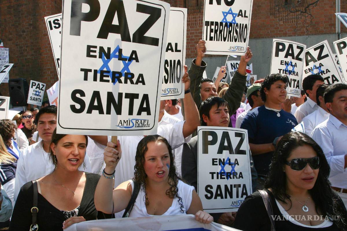 $!Ciudadanos de origen israelí en nuestro país junto con simpatizantes organizaron en una protesta en las afueras de la embajada de Israel en Lomas de Chapultepec.