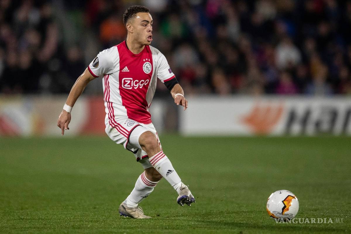 Sergiño Dest se convierte en el primer estadounidense en ser contratado por el primer equipo del Barcelona