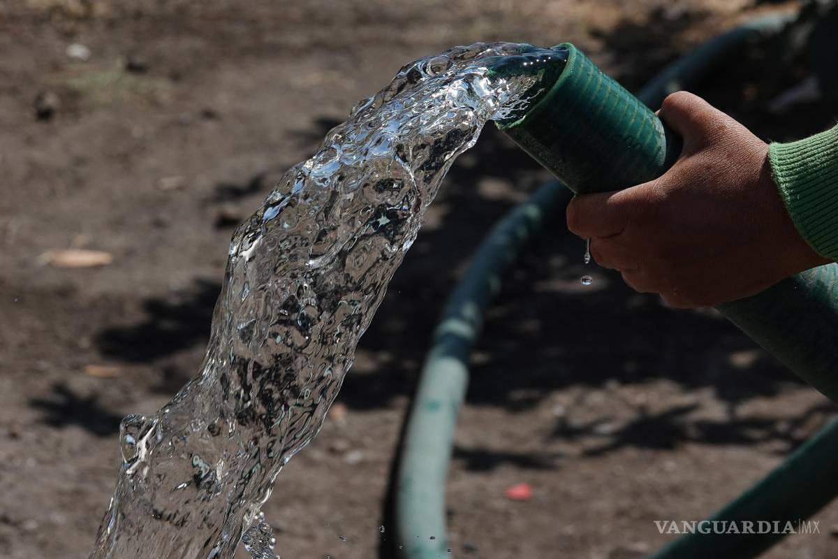 Saltillo: Hacen pipas su agosto y duplican costos por fallas en suministro de agua