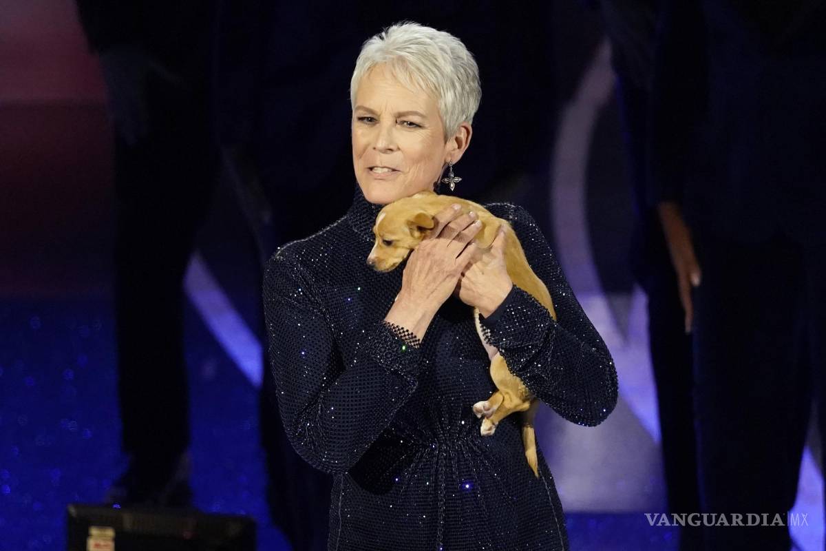 $!Jamie Lee Curtis adoptó un perrito en honor de Betty White durante el In Memoriam.