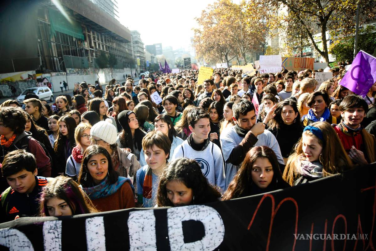$!Miles protestan en Chile contra la violencia de género
