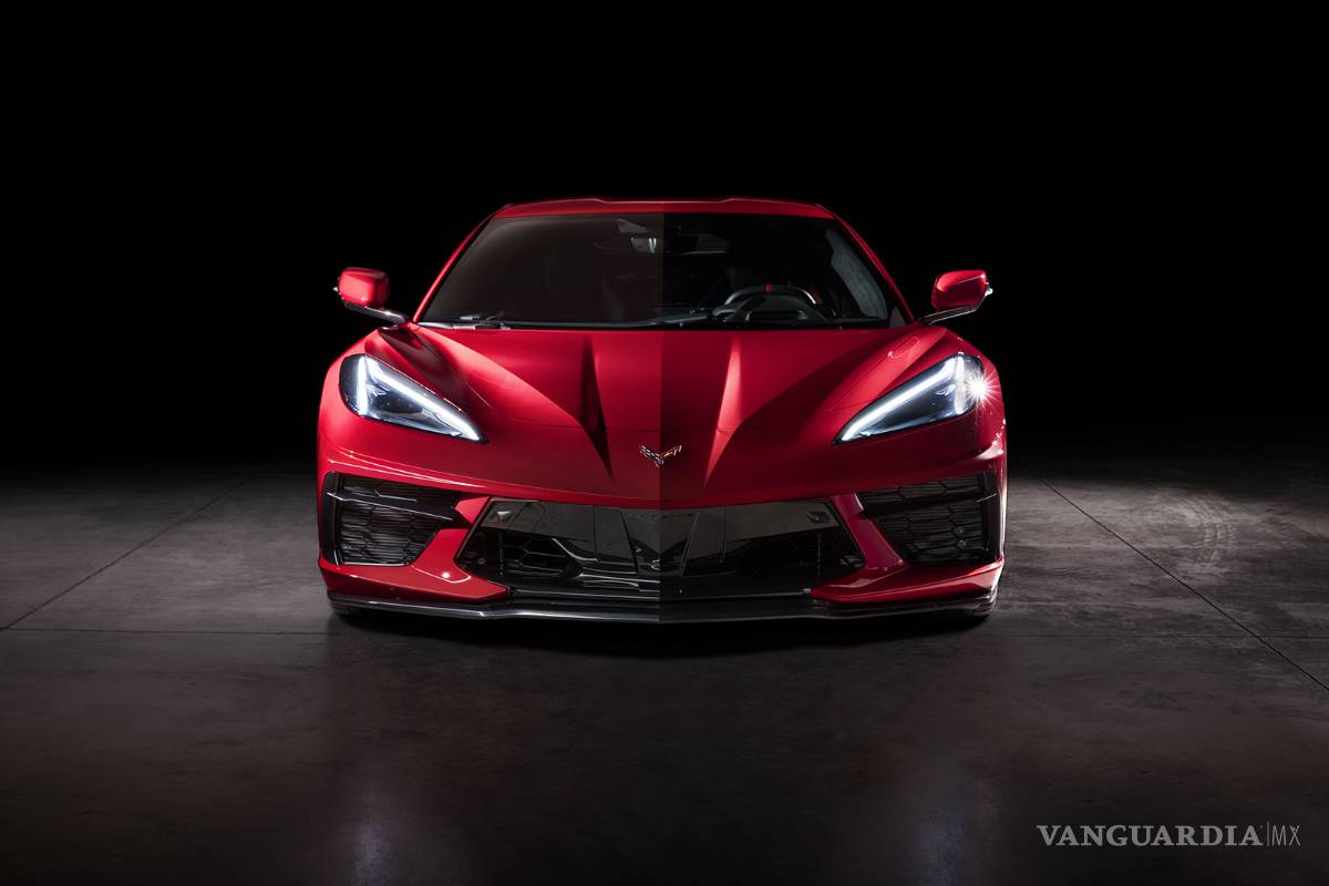 Así es el nuevo Chevrolet Corvette 2020, un 'Ferrari norteamericano' con motor central de 495 hp