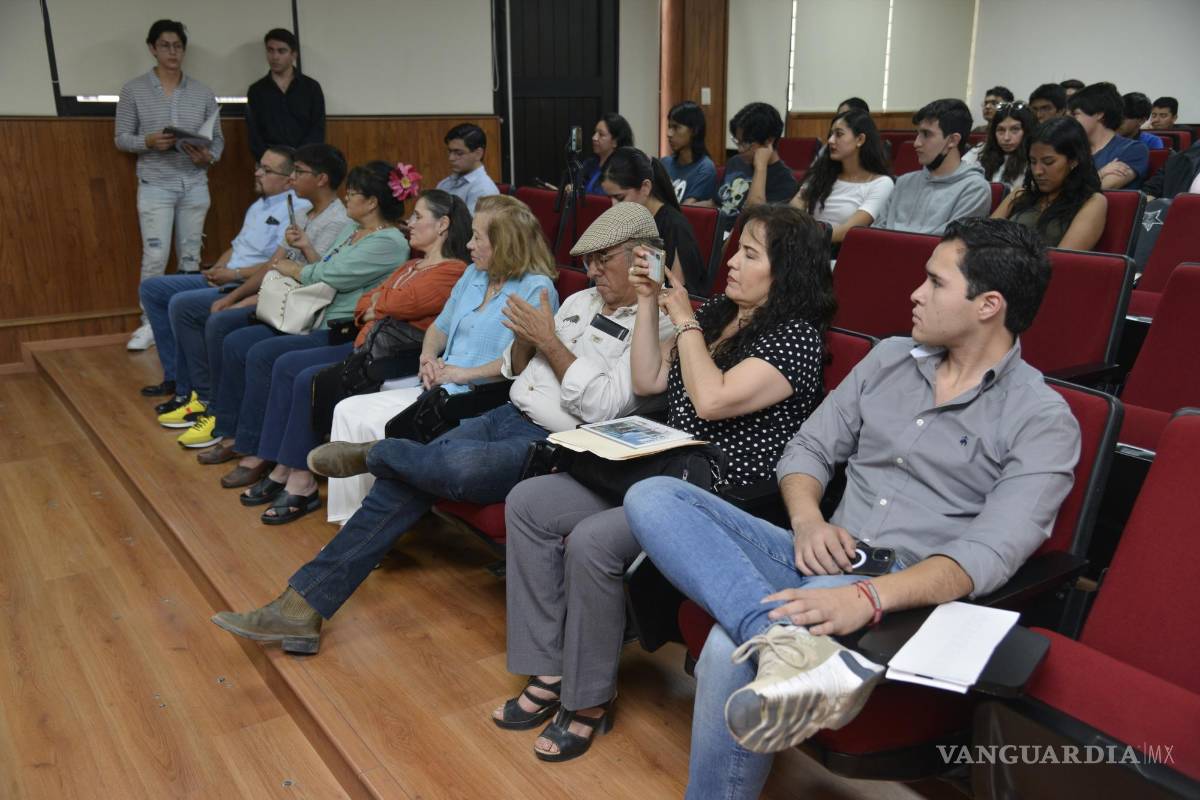 $!El público se dio cita en el auditorio de la Facultad de Economía de la UAdeC.