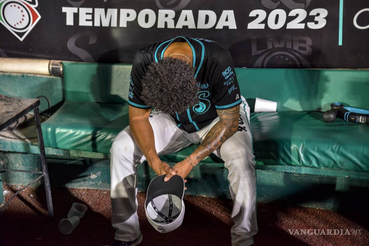 $!Después de que cayó el último out de la noche, las emociones en el estadio rápidamente se decayeron.