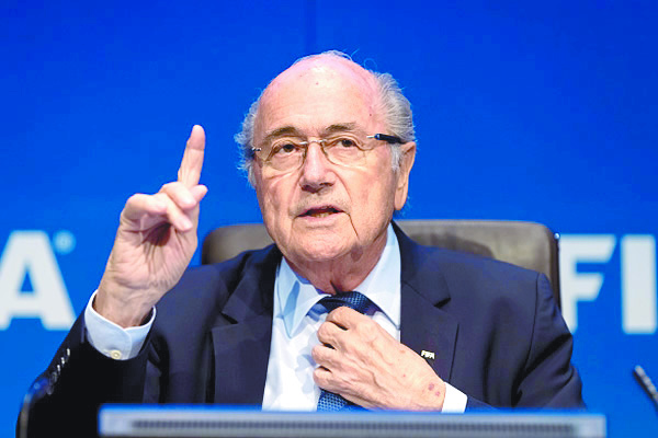 En 2015 Blatter ganó millones y la FIFA perdió muchos más