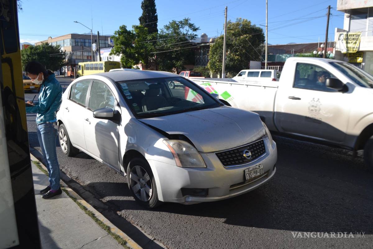Provoca conductora choque por alcance en Saltillo