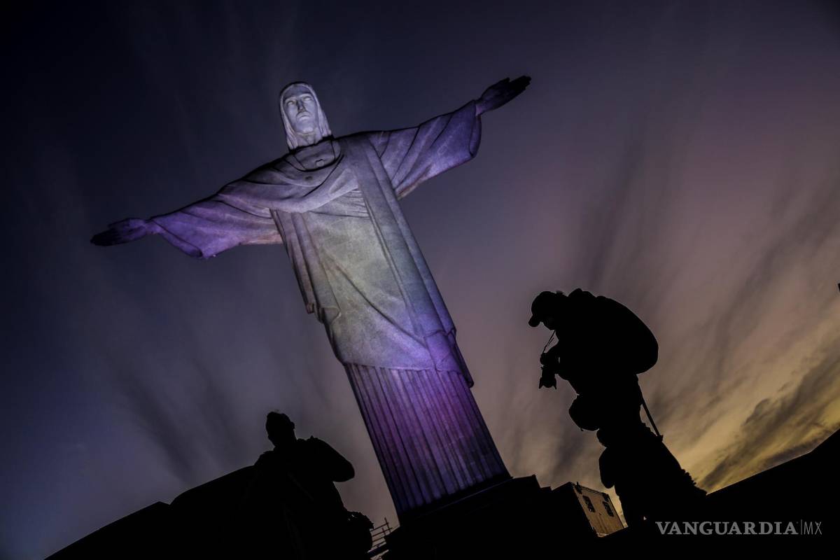 $!Fotografía de archivo fechada el 14 de abril de 2020 que muestra la estatua del Cristo Redentor, en Río de Janeiro (Brasil). EFE/Antonio Lacerda