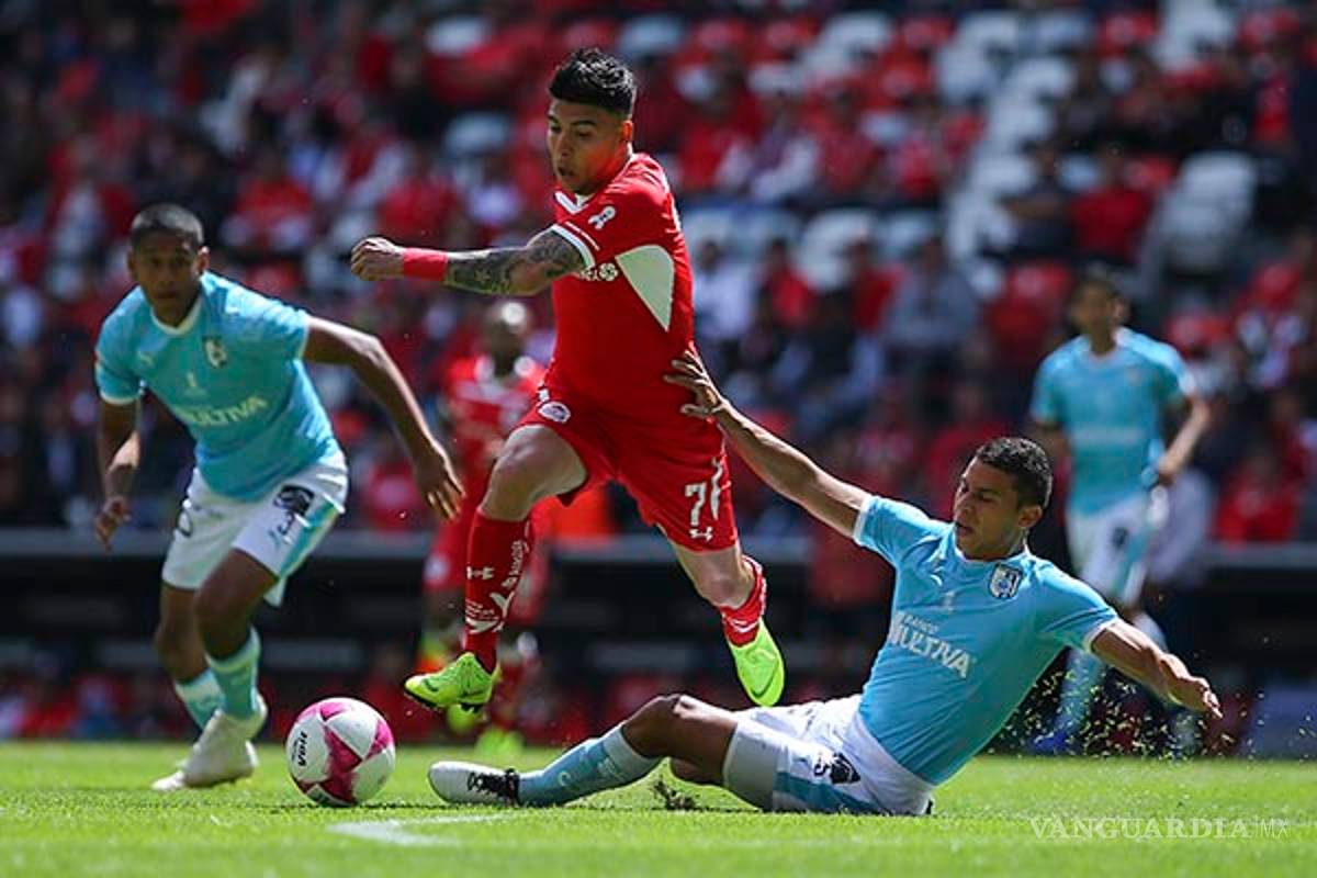 Toluca quema a los Gallos Blancos del Querétaro