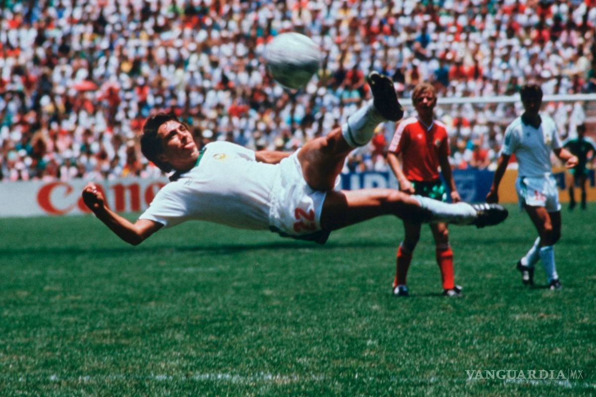 Negrete le pone un baile a Pelé y se mete a Cuartos de Final entre los goles más hermosos de la historia