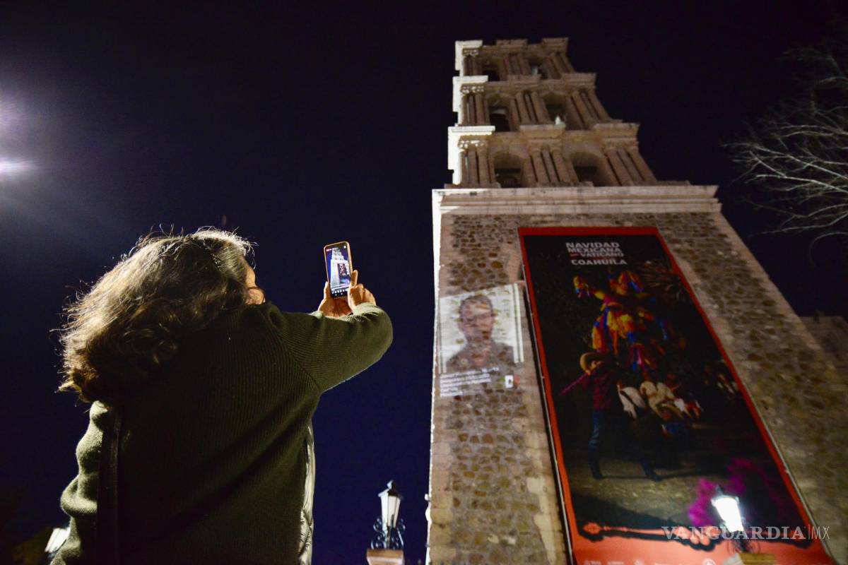 Proyectan imágenes de desaparecidos en la Catedral de Saltillo