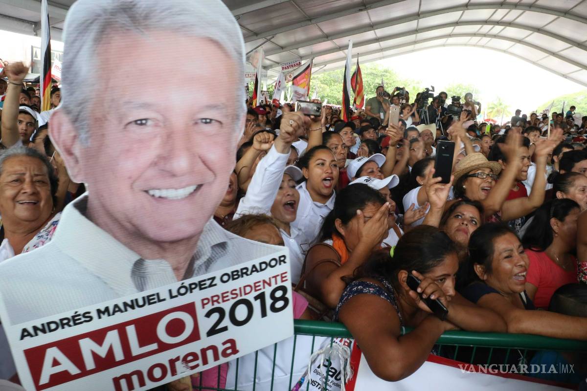 $!Hijo de Felipe Calderón altera la bandera nacional en Rusia y causa polémica