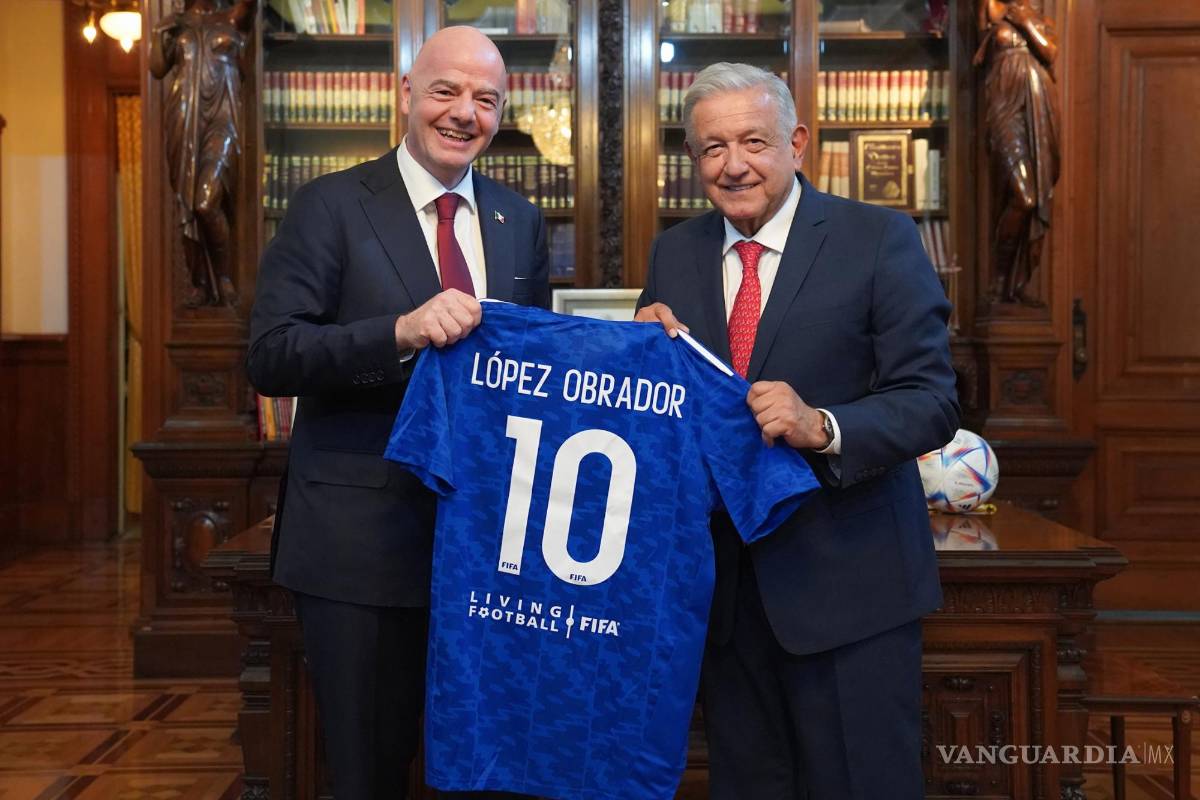 $!Gianni Infantino, presidente de la FIFA; y Andrés Manuel López Obrador, presidente de México.
