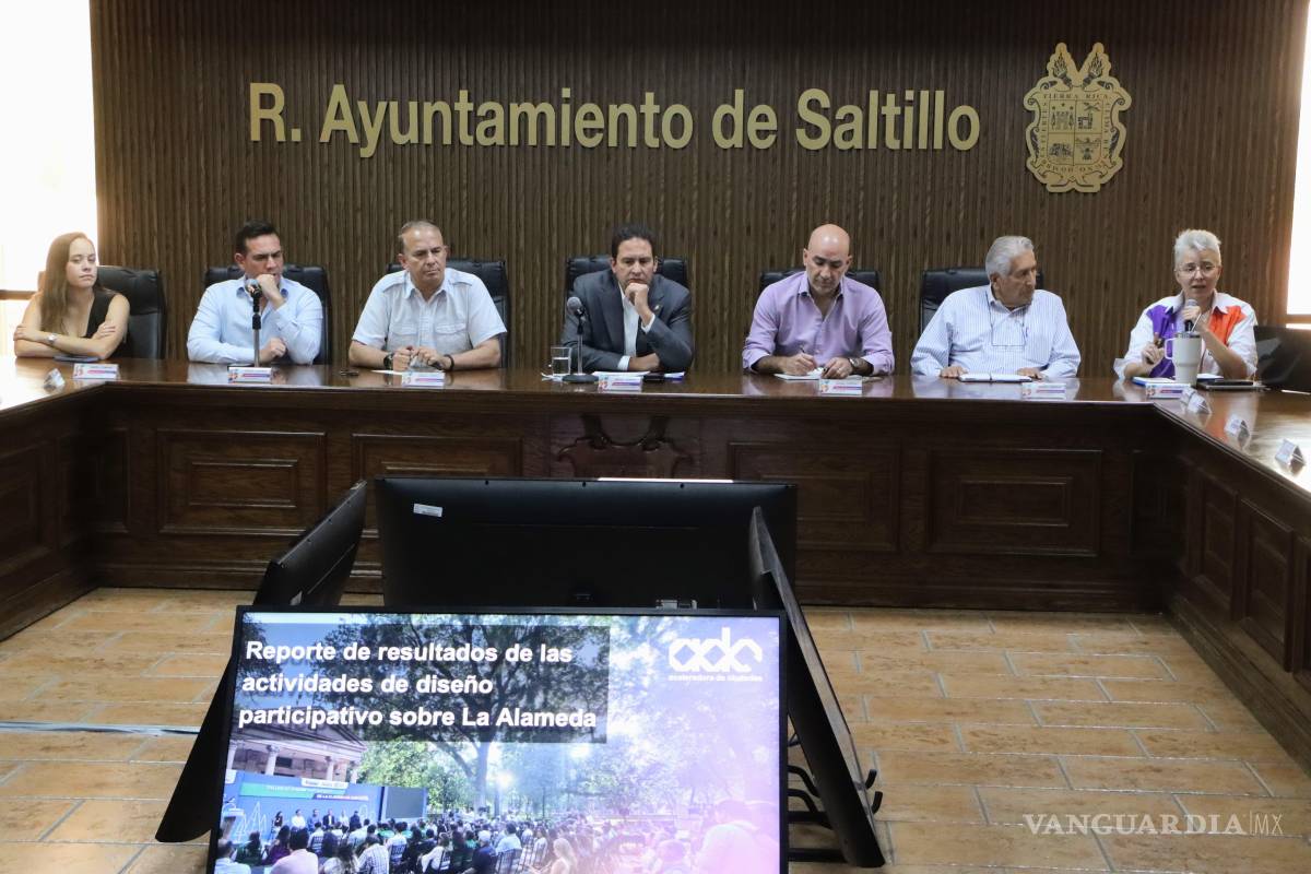 $!Sesión en la Sala de Cabildo de Saltillo, donde se presentaron los resultados del diagnóstico ciudadano para la rehabilitación de la Alameda Zaragoza.