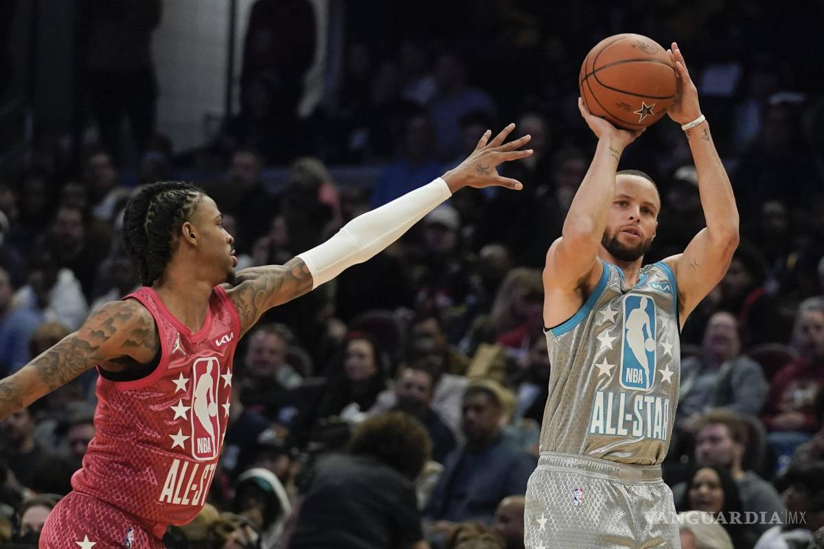 Curry impone récord en triunfo del aún invicto Equipo LeBron