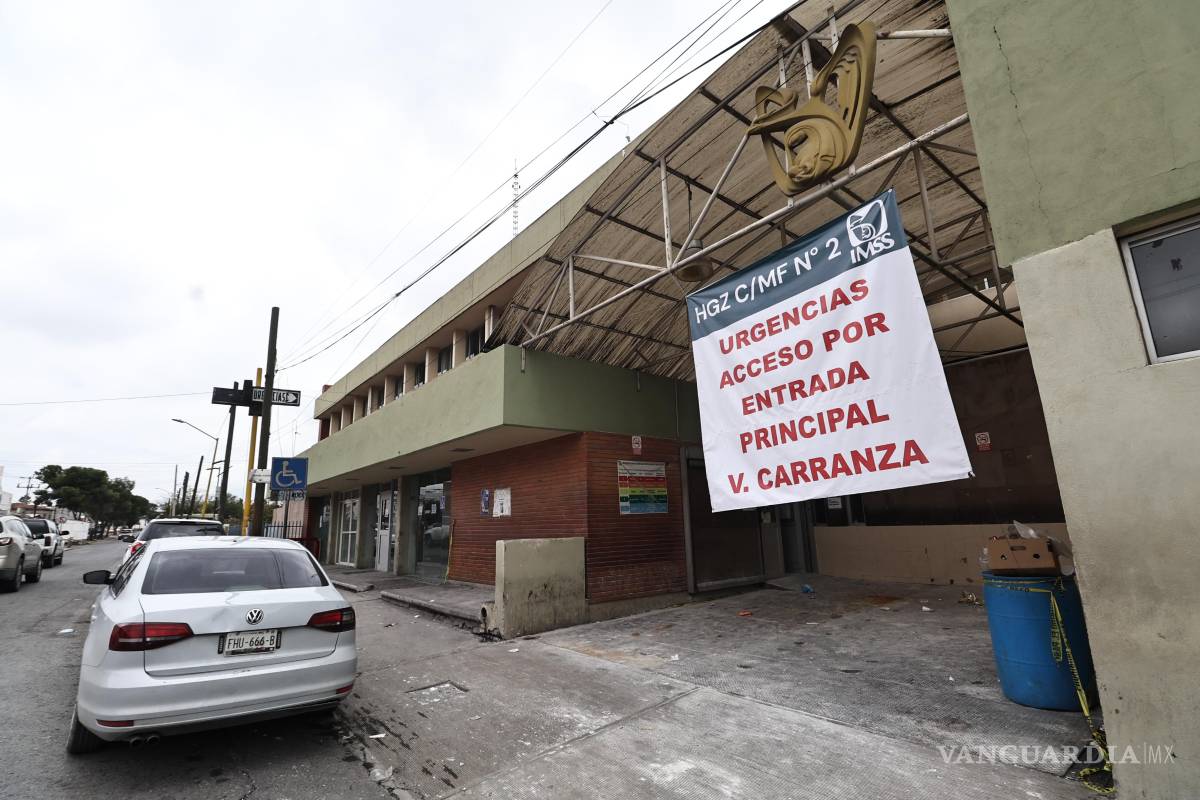 $!Las obras de remodelación en el Hospital General de Zona No. 2 del IMSS obligaron a cambiar el acceso de ambulancias al bulevar Venustiano Carranza.