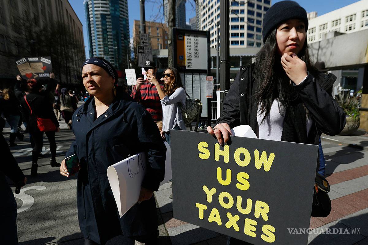 'Show us your taxes': Exigen que Trump dé a conocer sus impuestos