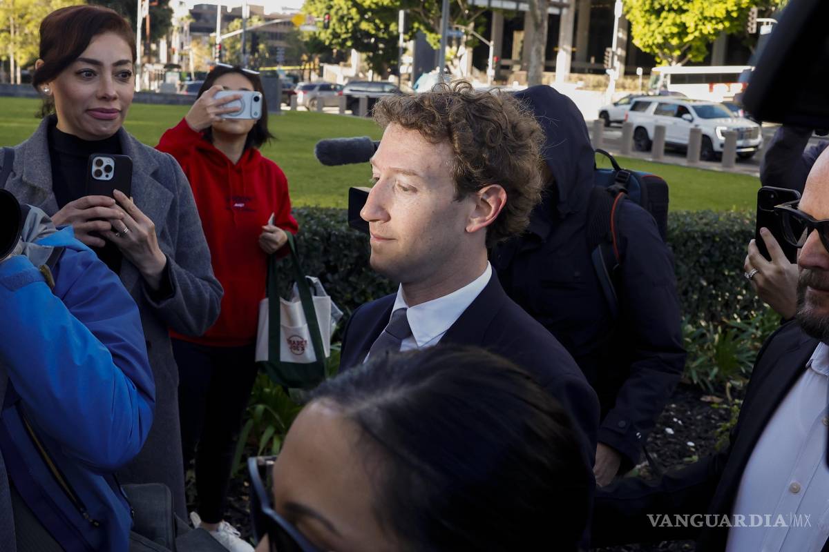 $!Mark Zuckerberg, director ejecutivo de Meta Platforms, llega para una comparecencia ante el Tribunal Superior del Condado de Los Ángeles.
