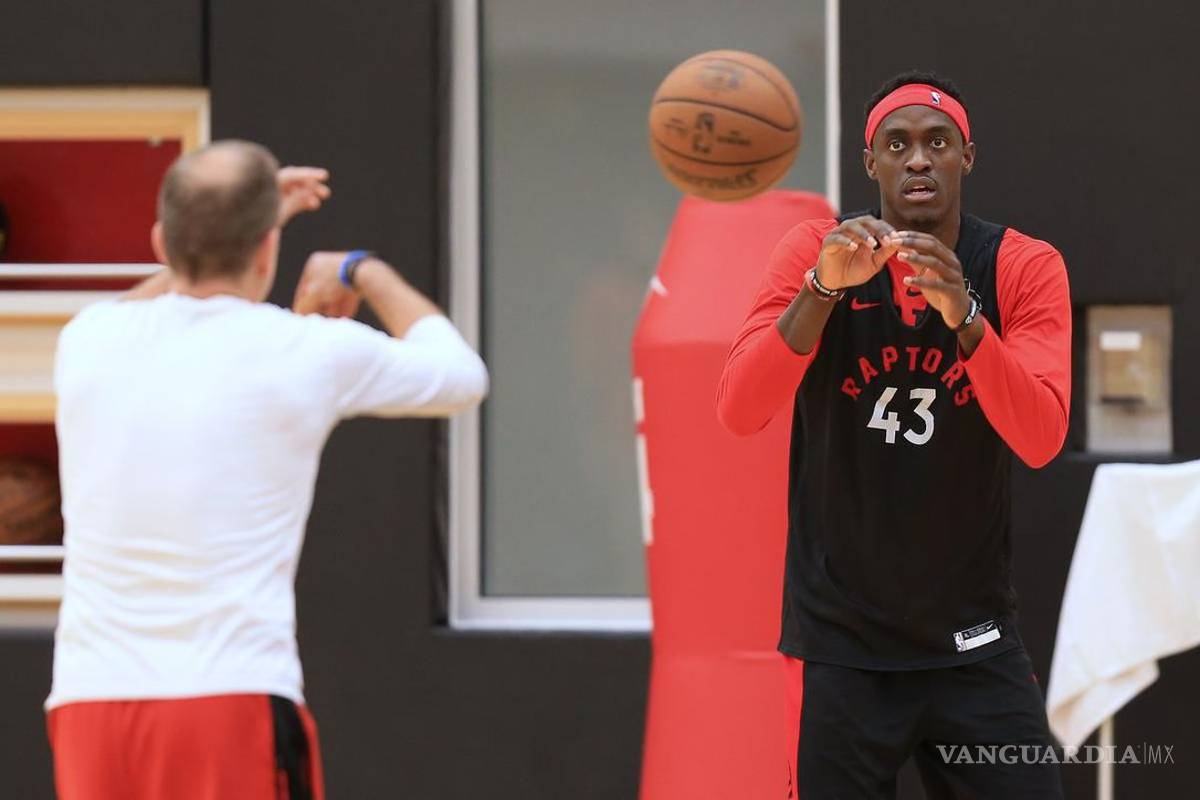 Jugadores de Raptors de Toronto ya entrenan en sus instalaciones