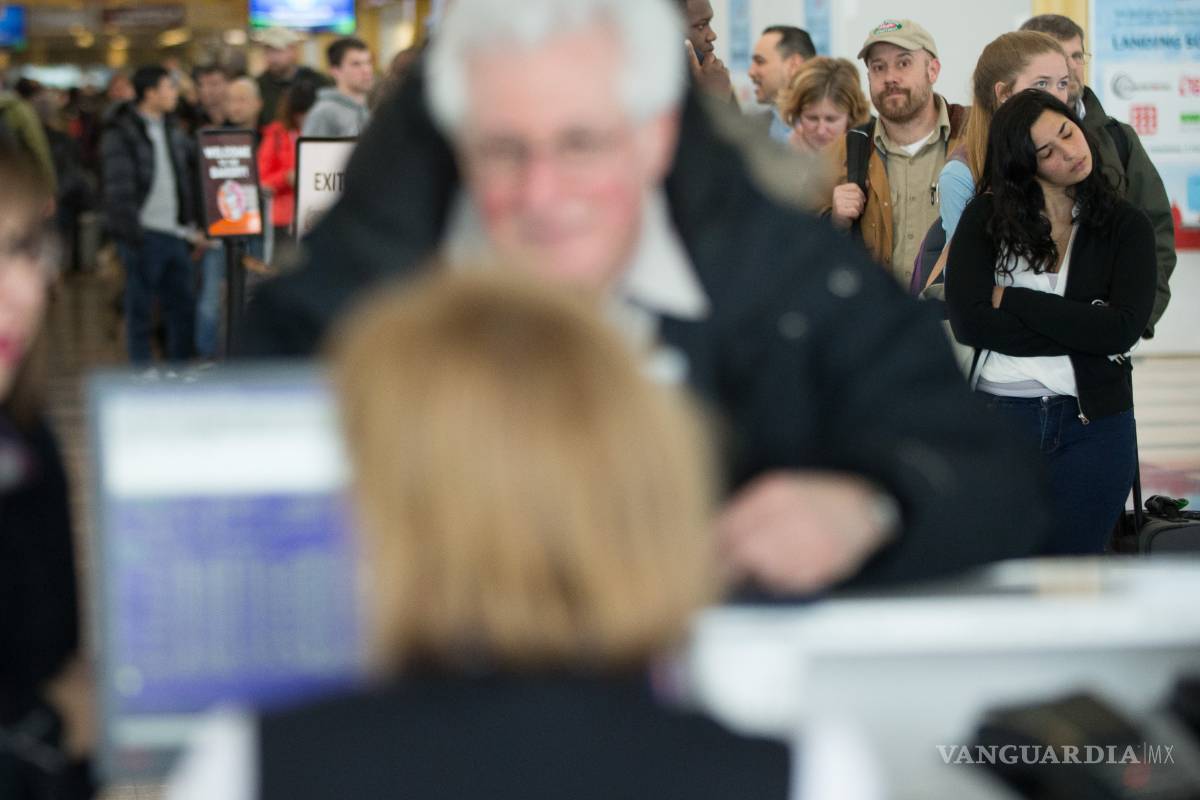 Cancelan mil 500 vuelos en EU por tormenta invernal