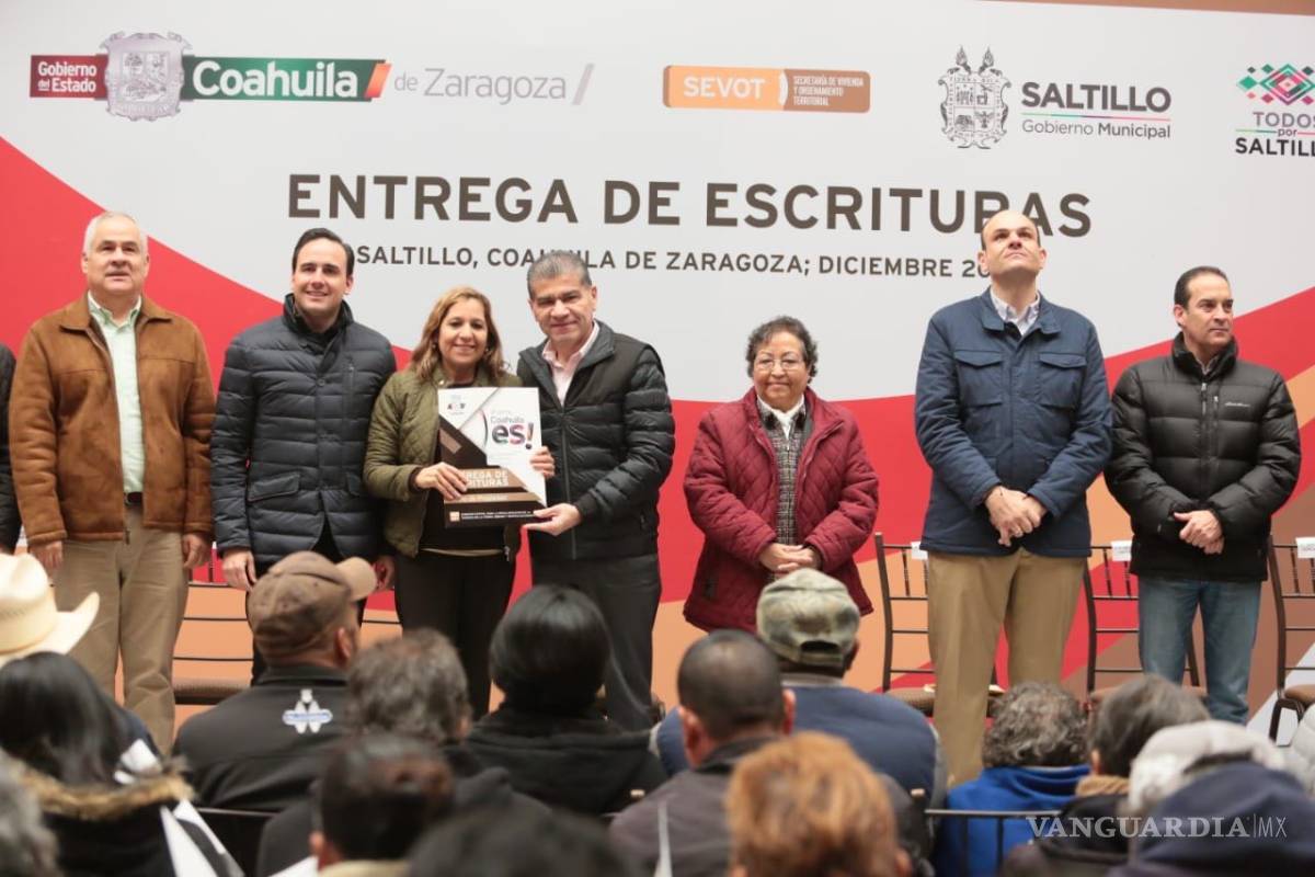 $!Entrega Riquelme la escritura 4 mil 521 del 2019