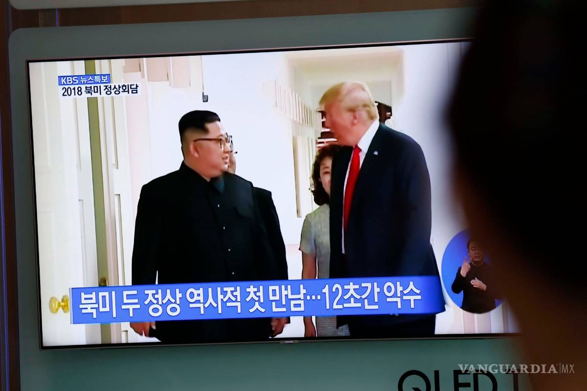 $!Donald Trump y Kim Jong Un se reúnen por primera vez