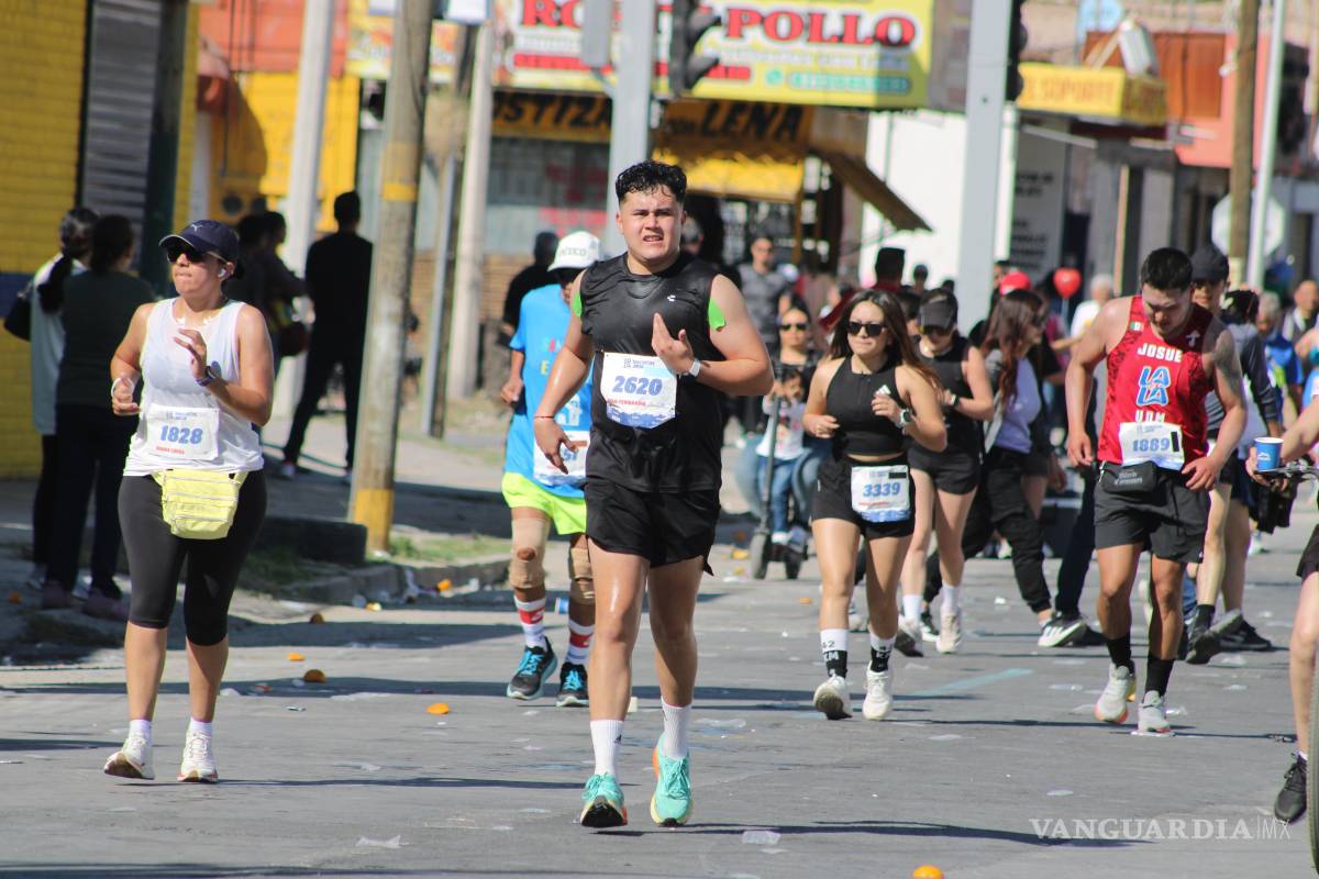 $!Miles de corredores participaron en el Maratón Internacional Lala 2026 en la Comarca Lagunera.