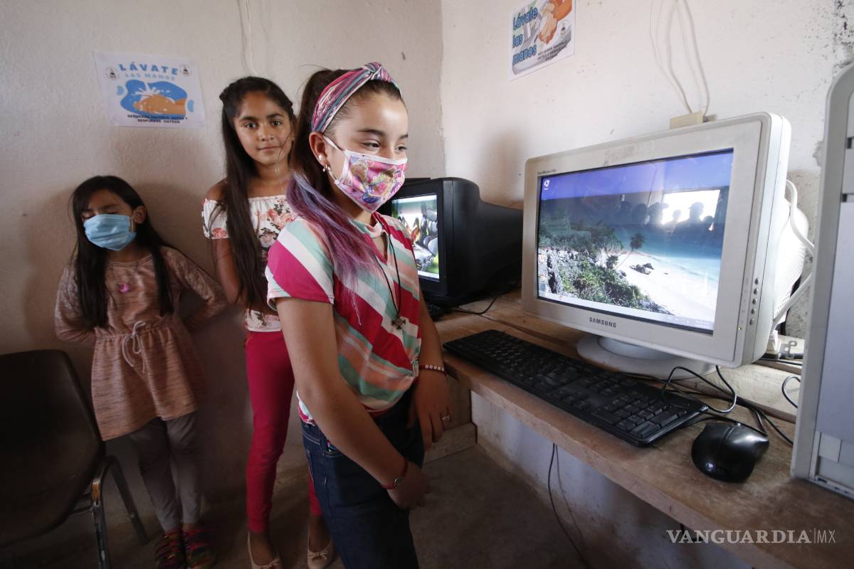 $!Fundación Nuevo Mundo arma sala de cómputo y apoya educación en ejido La Hedionda Chica