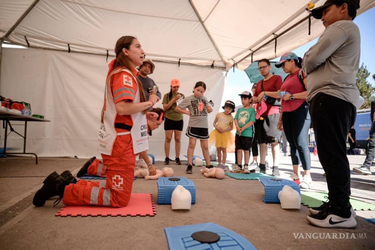 $!Personal capacitó a asistentes en primeros auxilios y técnicas de RCP; los menores también participaron.