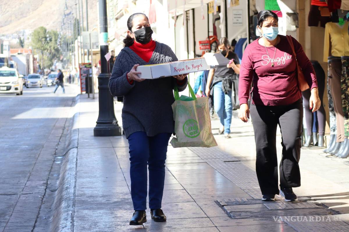 $!Las panaderías de la Zona Centro lucieron con gran movimiento y venta de roscas desde temprana hora.