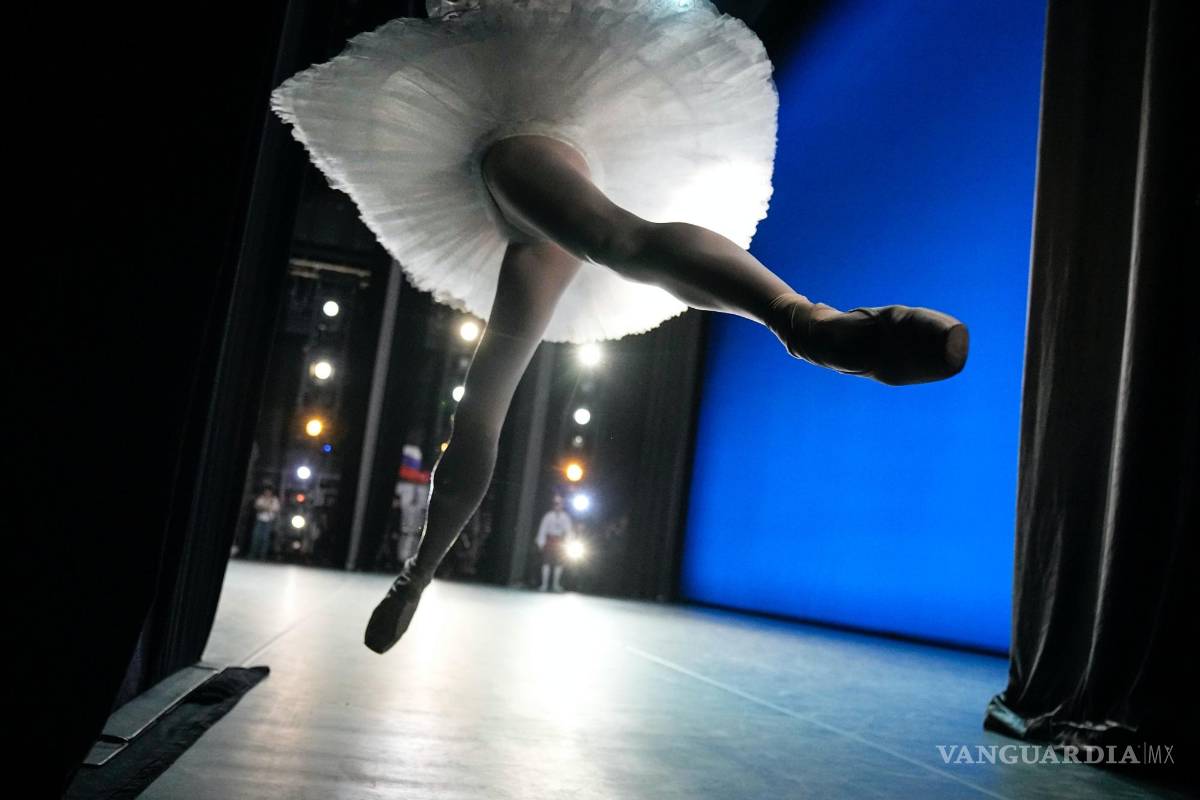 Así es como bailarines de varios países buscan un lugar en el Teatro Bolshoi de Moscú (fotos)