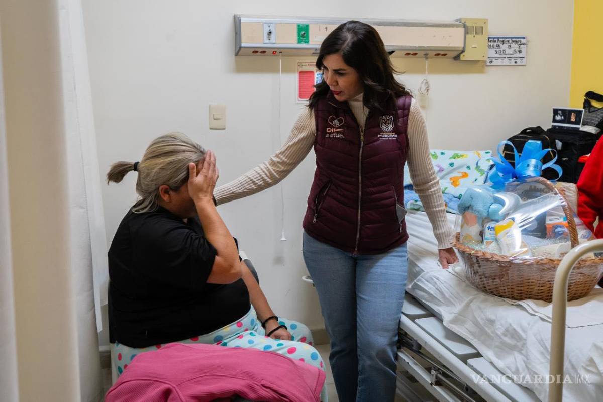 $!La entrega de apoyos se realizó directamente en el área hospitalaria.