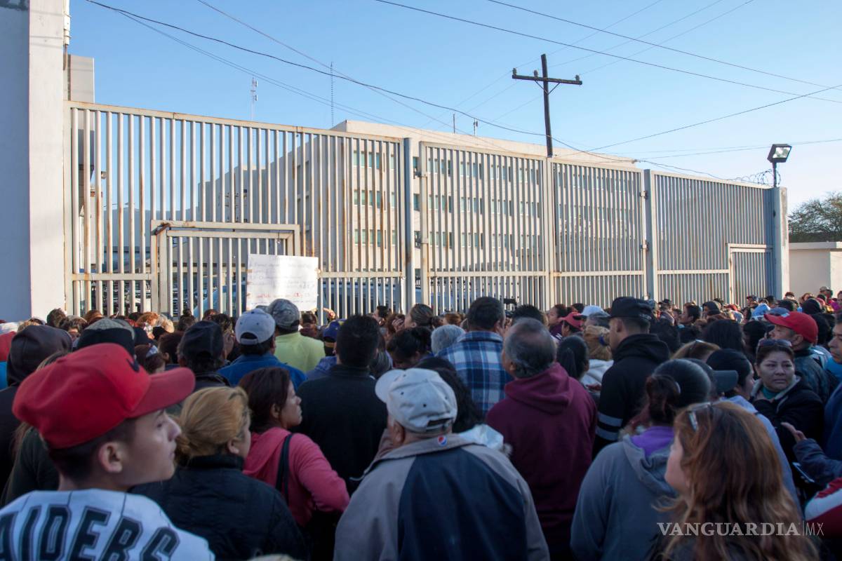 Familiares protestan por traslado de reos del Topo Chico