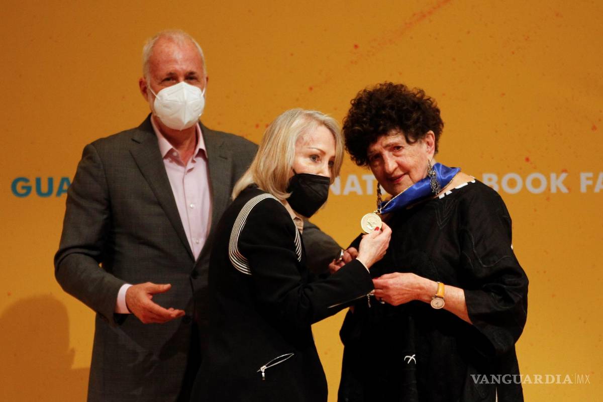 Carlos Fuentes exploró en Aura las identidades de género, dice Margo Glantz