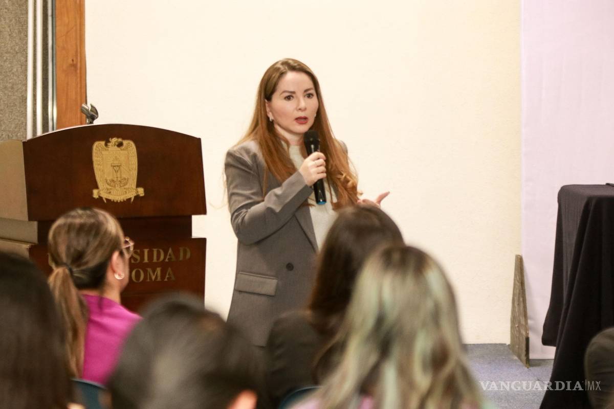 $!Katy Salinas Pérez enfatizó que el personal médico constituye el primer contacto en muchos casos de violencia familiar