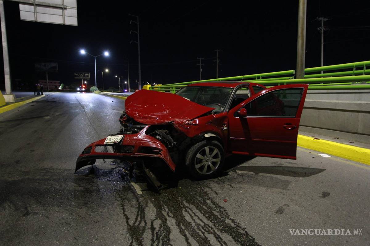 Hombre causa choque; afectados se distraen y responsable huye