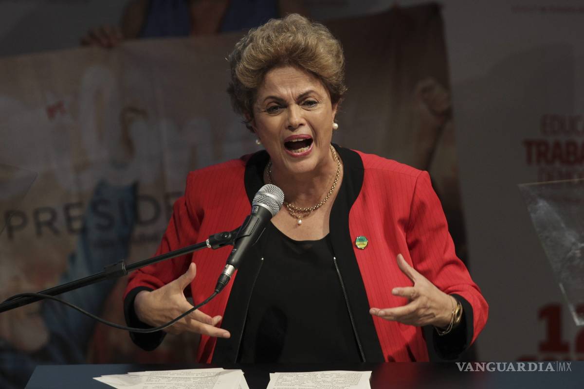 Denuncia Rousseff una actitud golpista en Brasil
