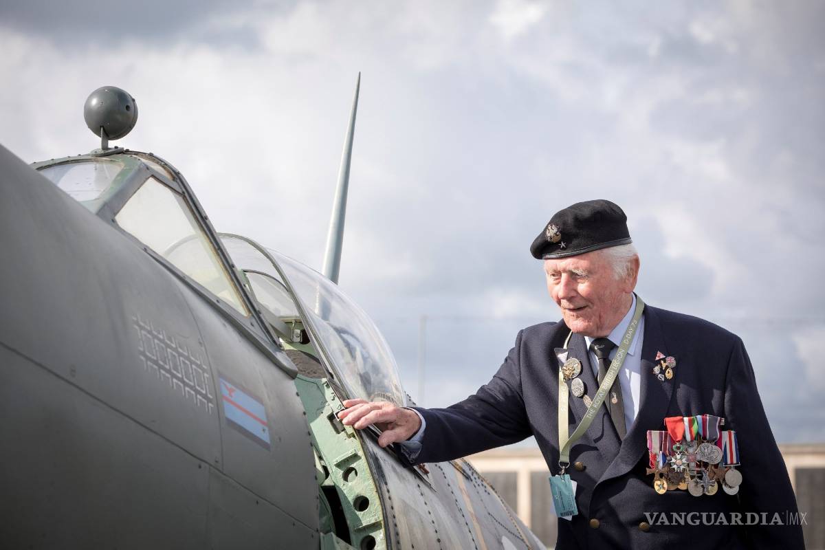 $!Isabel II y Trump honran a los veteranos del desembarco de Normandía en su 75 aniversario